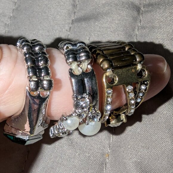 $3 with Bundle ~ Lot of 3 Rhinestone Stretch Rings 5424 - Picture 3 of 4